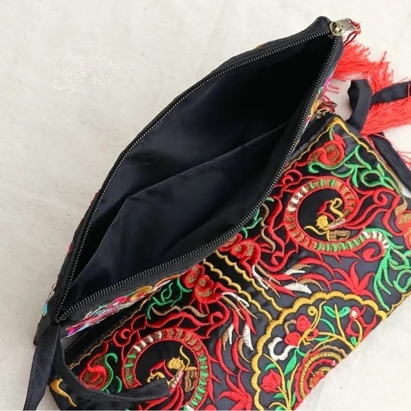 NEW| Boho Embroidered Flower Wristlet Clutch Handbag - Picture 3 of 11